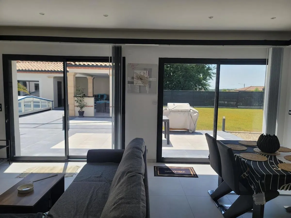 Only You Option Spa, Sauna Et Piscine Castelsarrasin 0*,  Francie